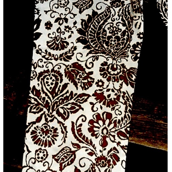 Tommy Bahama Damask Print Cropped Pants - Picture 4 of 7